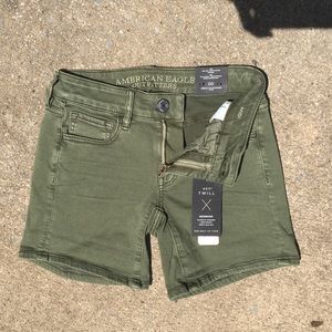 American Eagle Midi Short- Olive